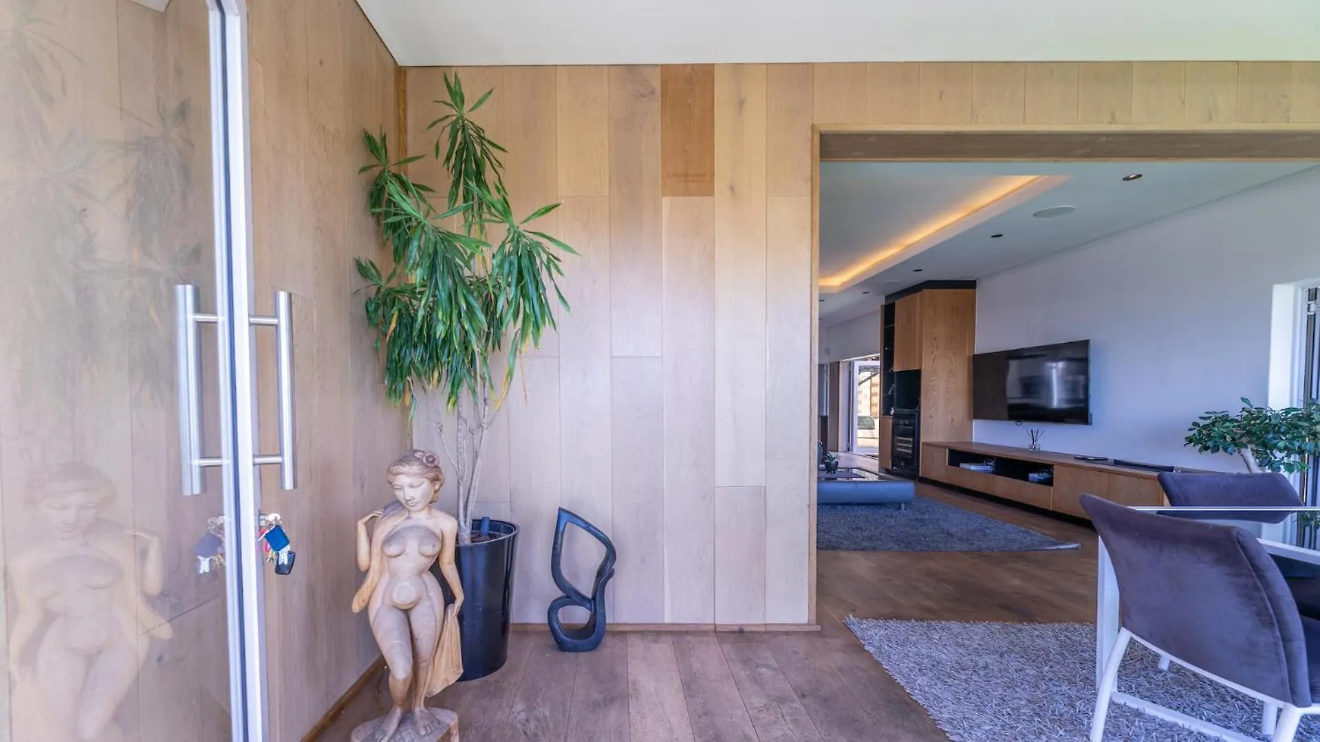 Exclusive 3-Bedroom Luxury Villa Cape Town Cbd