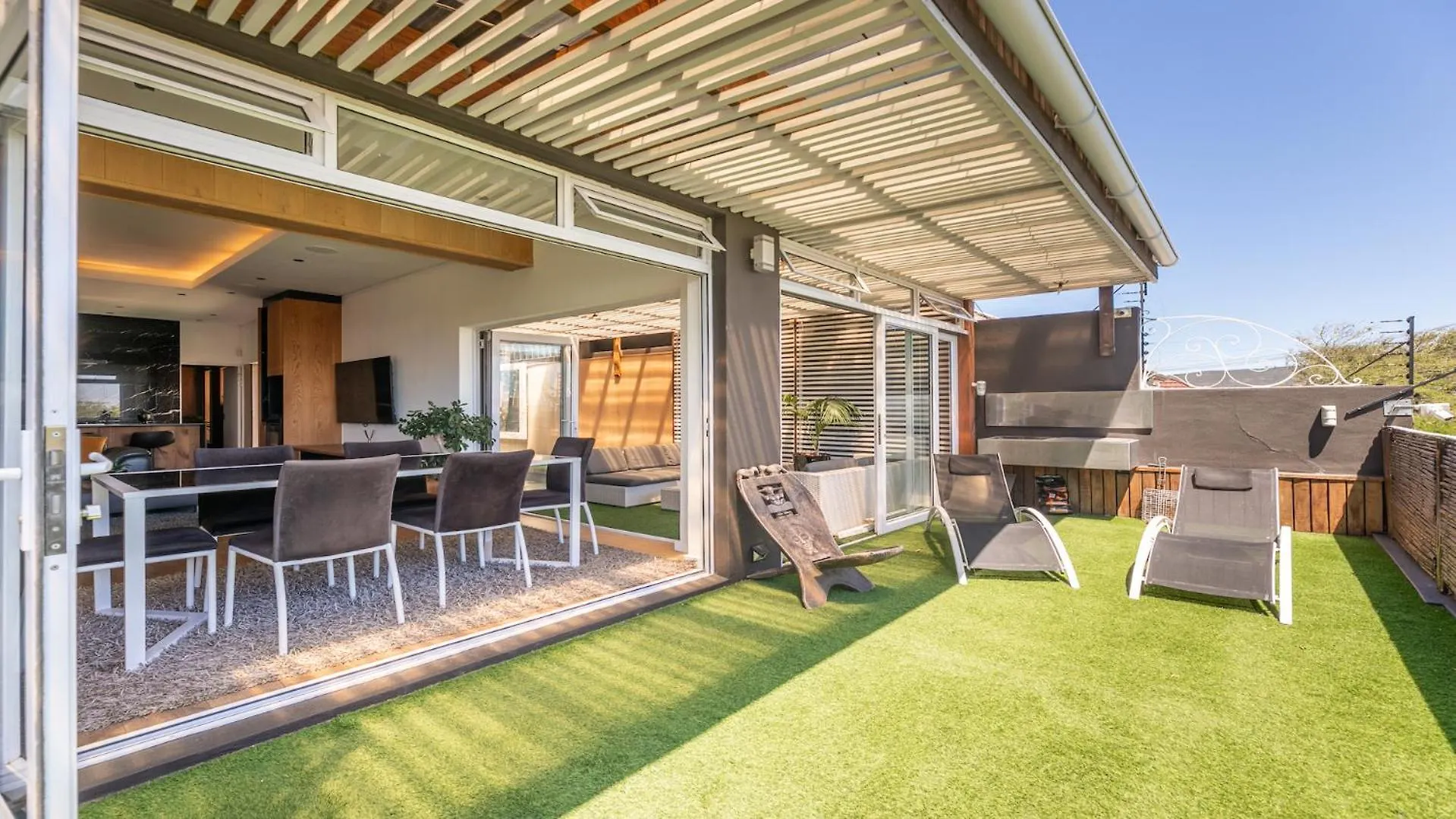 Exclusive 3-Bedroom Luxury Villa Cape Town Cbd