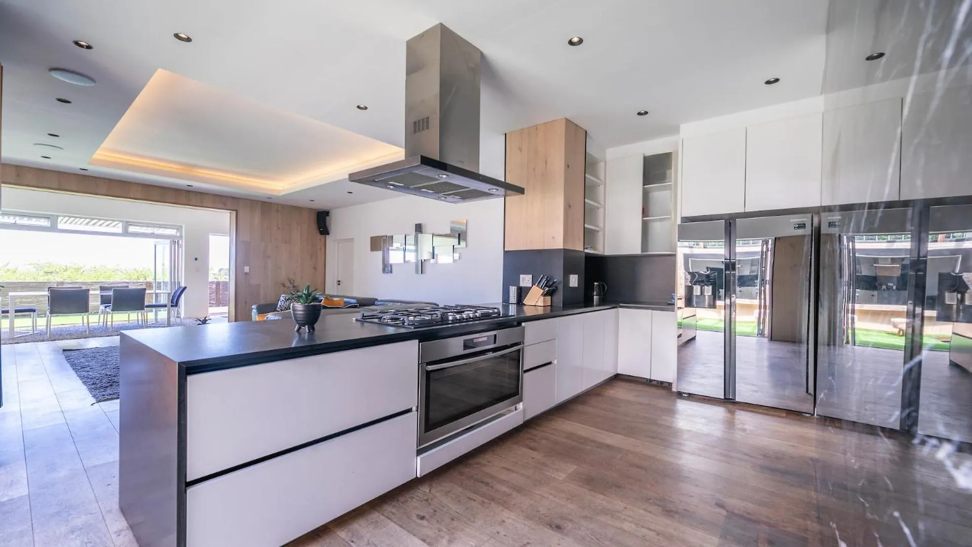 Exclusive 3-Bedroom Luxury Villa Cape Town Cbd