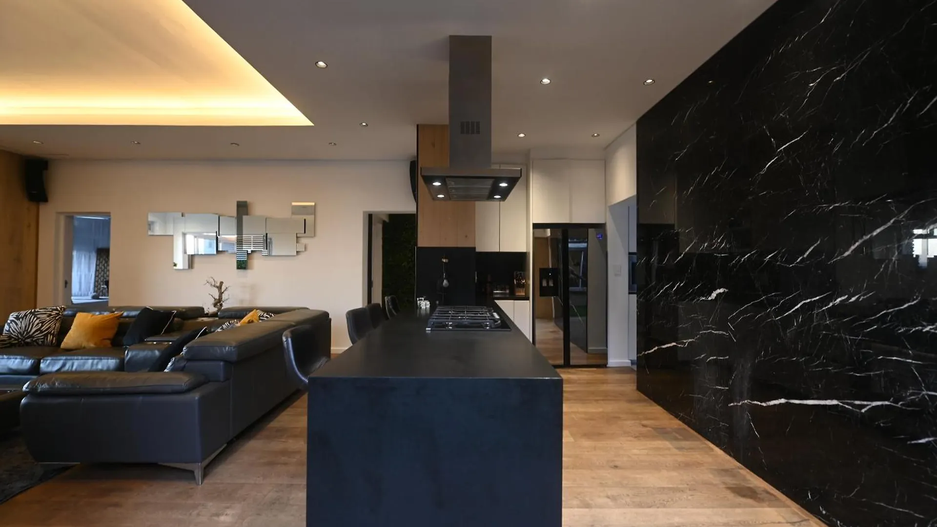 Exclusive 3-Bedroom Luxury Villa Cape Town Cbd