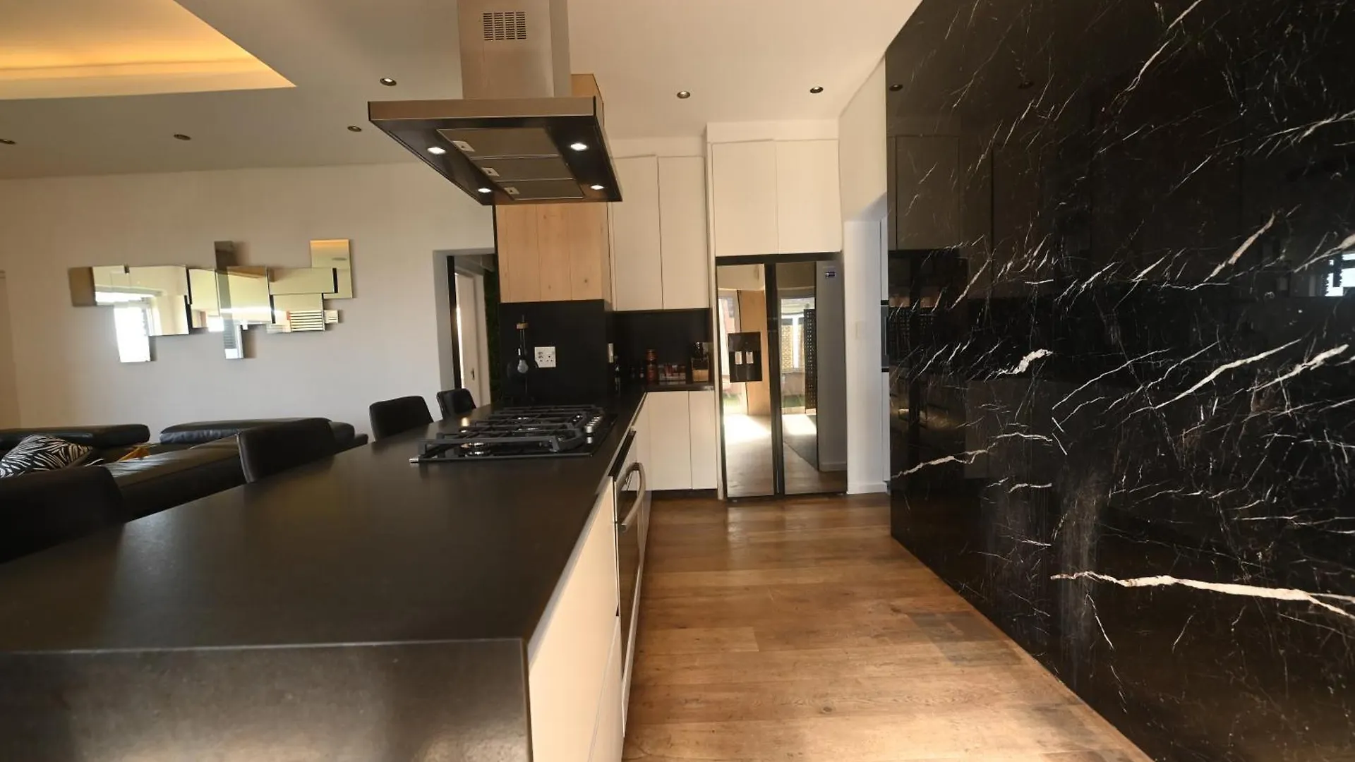 Exclusive 3-Bedroom Luxury Villa Cape Town Cbd